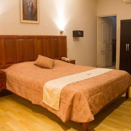 Hotel Safari Iquitos Exterior photo